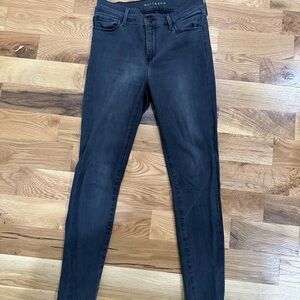 Dark Grey Skinny Jeans with Modern Fit